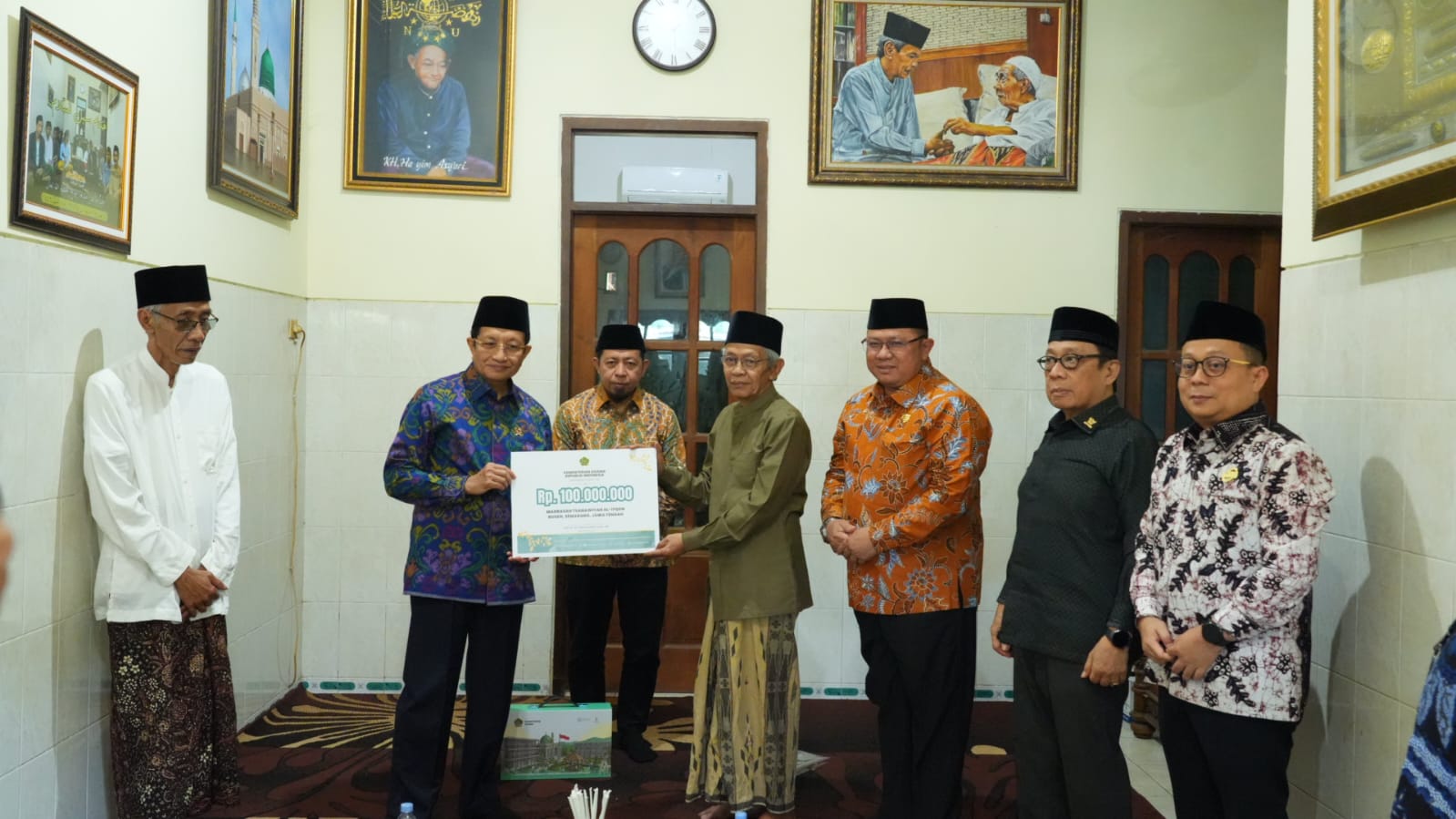 Memberikan Bantuan