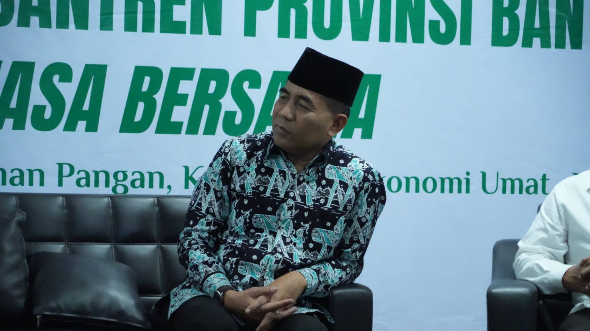 Kepala BNN Prov. Banten Brigjen Pol. Rohmad Nursahid simak penjelasan Wamenag. 