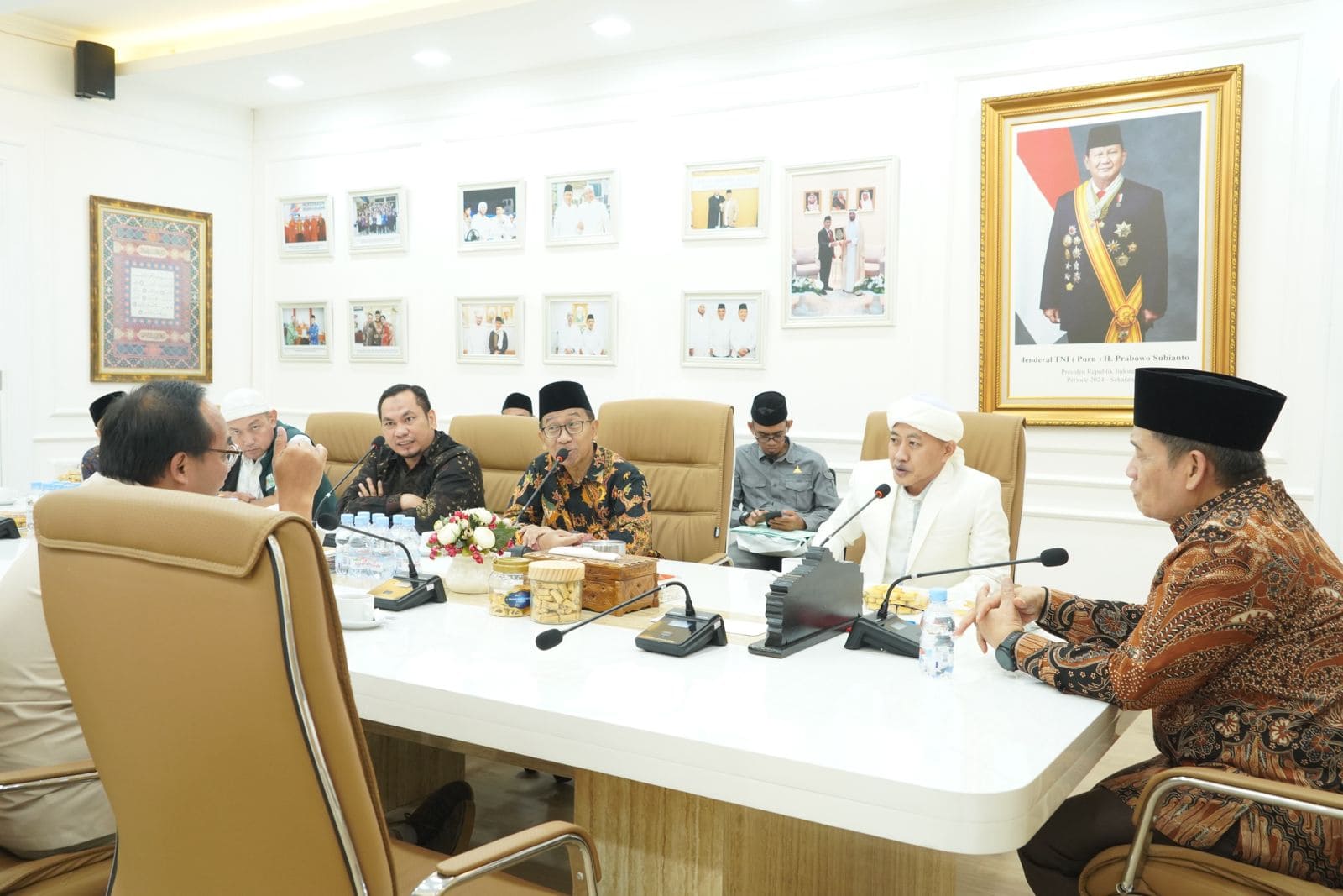 Apresiasi Majelis Azzikra, Wamenag Dorong Sinergi Program Pesantren