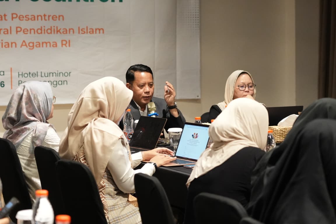Kementerian Agama terus mengupayakan yang terbaik untuk memperluas praktik baik ini melalui penguatan regulasi, peningkatan kapasitas pengasuh pesantren, serta pengembangan panduan nasional pesantren ramah anak