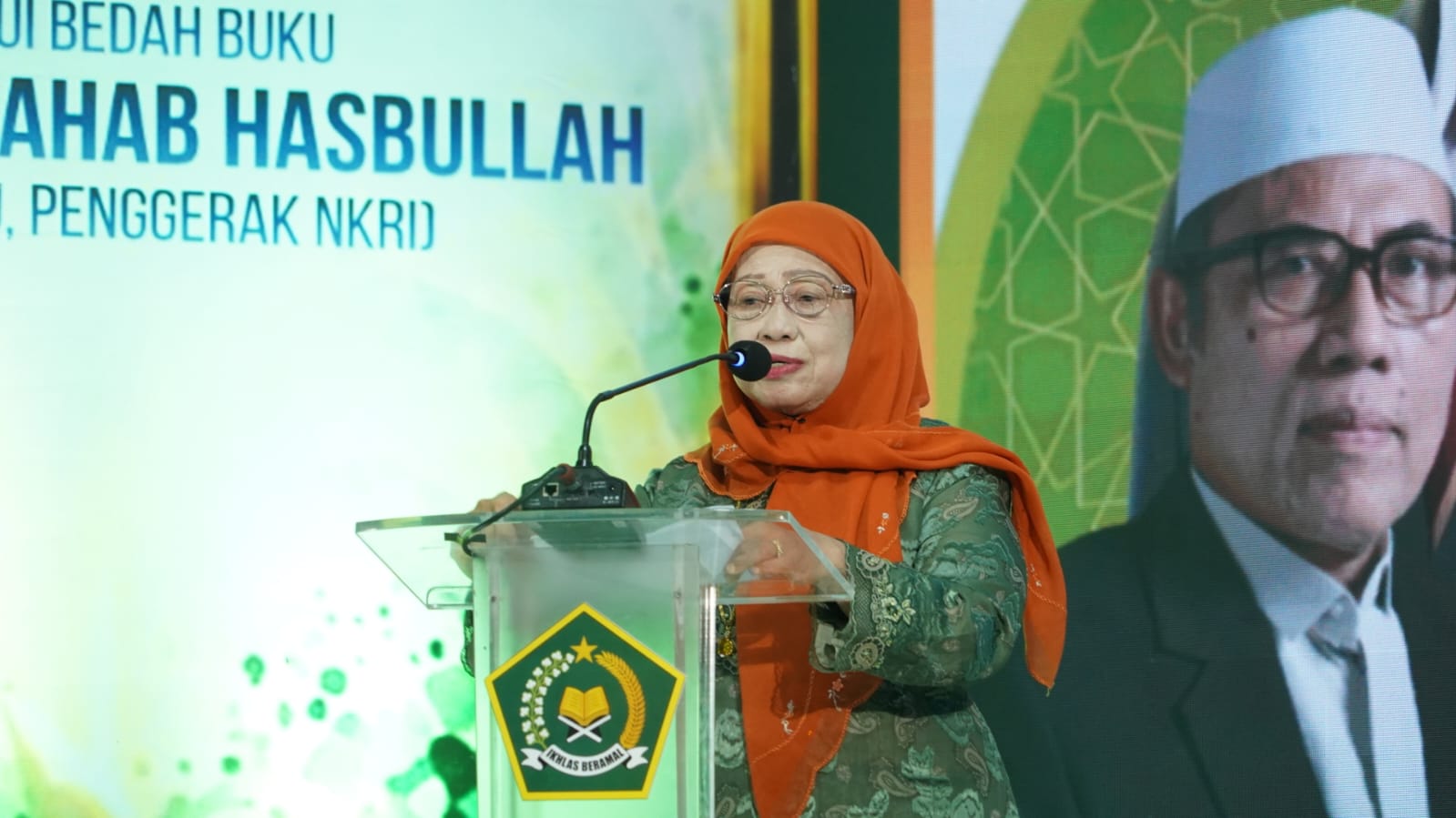 Putri KH Abdul Wahab Hasbullah, Nyai Hj. Hizbiyah Rochim Wahab.