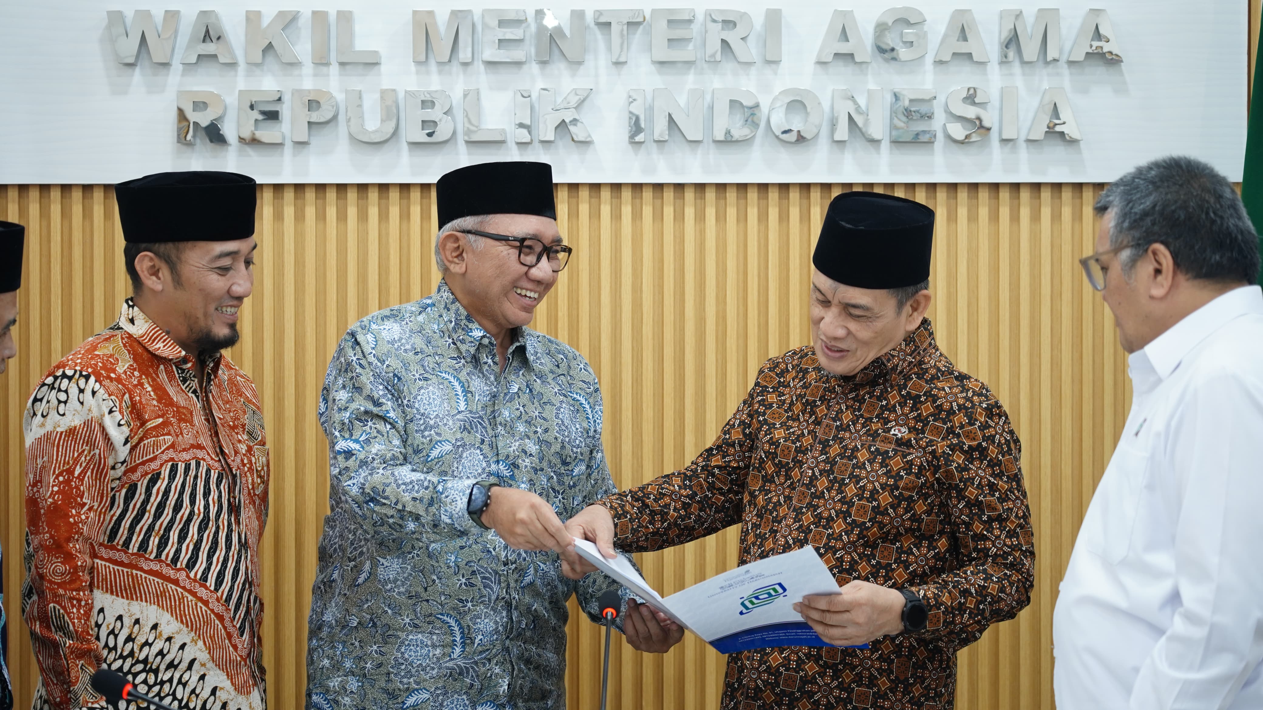 Wamenag Apresiasi Kesiapan Dapur MBG Berbasis Wakaf Mandiri di Lingkungan Pesantren Darunnajah