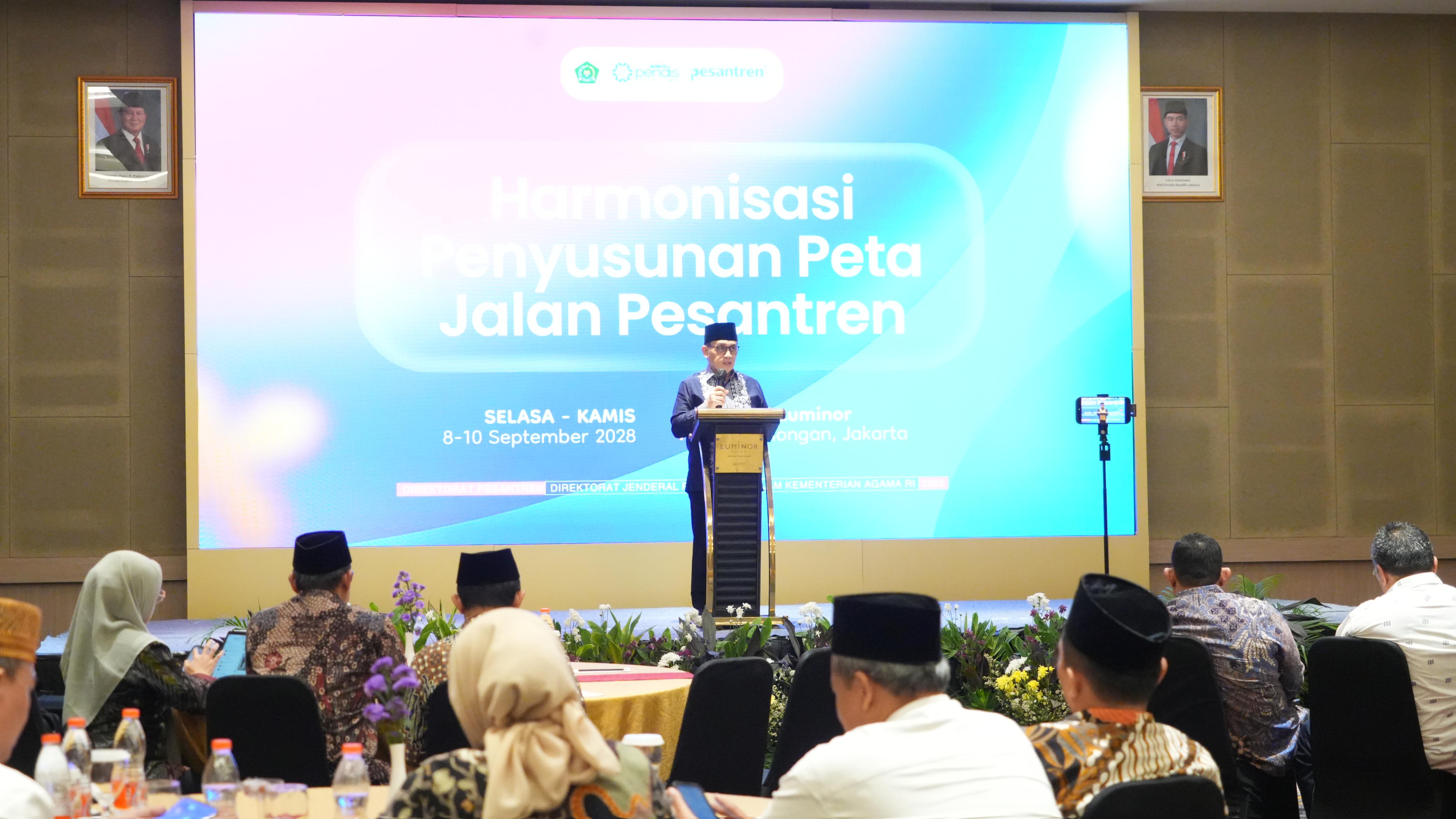 Arahan Wamenag Romo Syafi'i dalam Penyususnan Peta Jalan Pesantren
