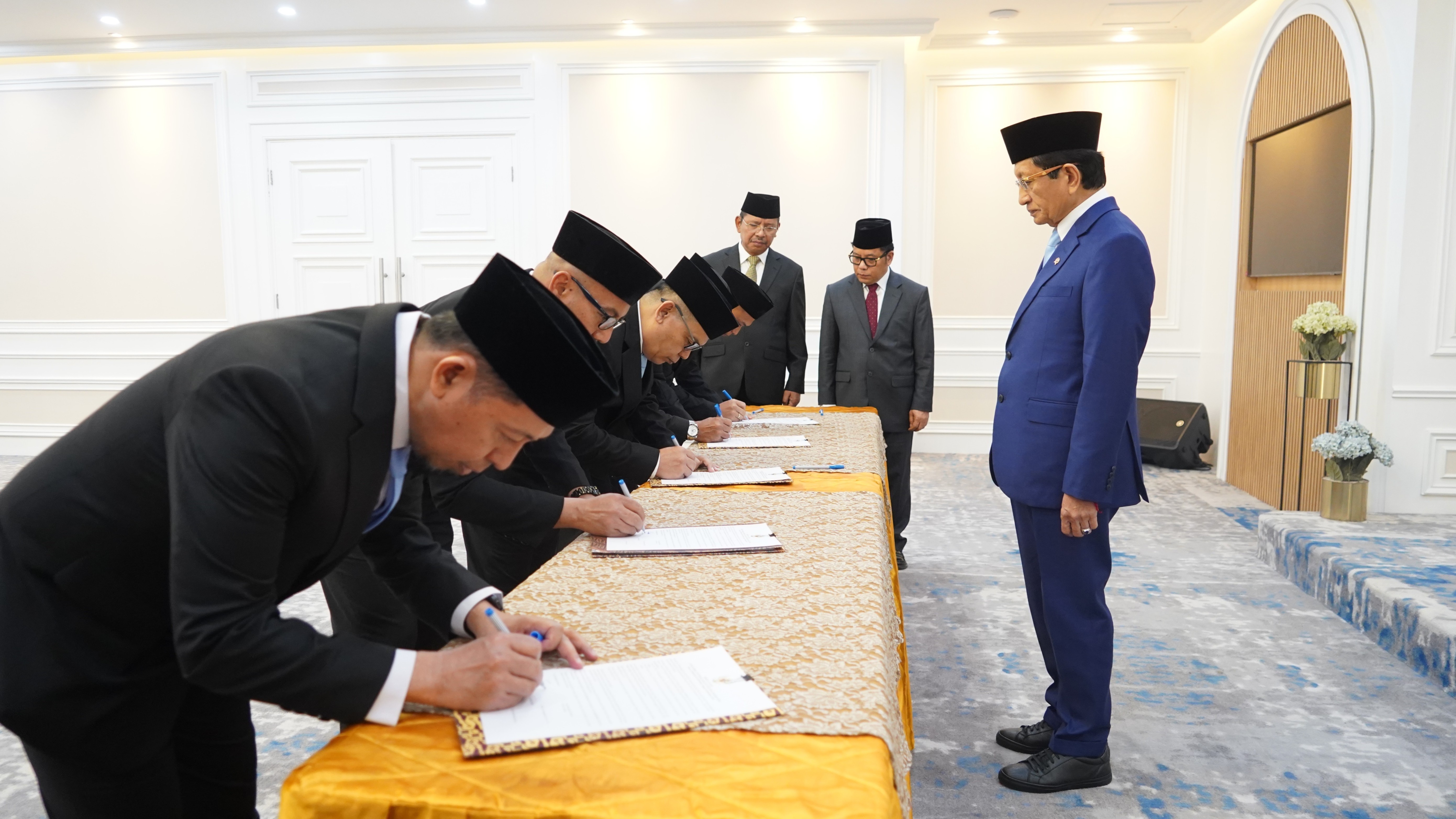 Menteri Agama Lantik Dirjen Pesantren Pertama dan Empat Rektor PTKN