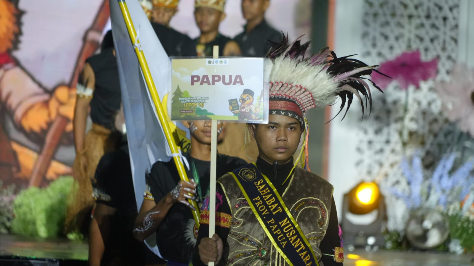Defile Peserta Kontingen Provinsi Papua.
