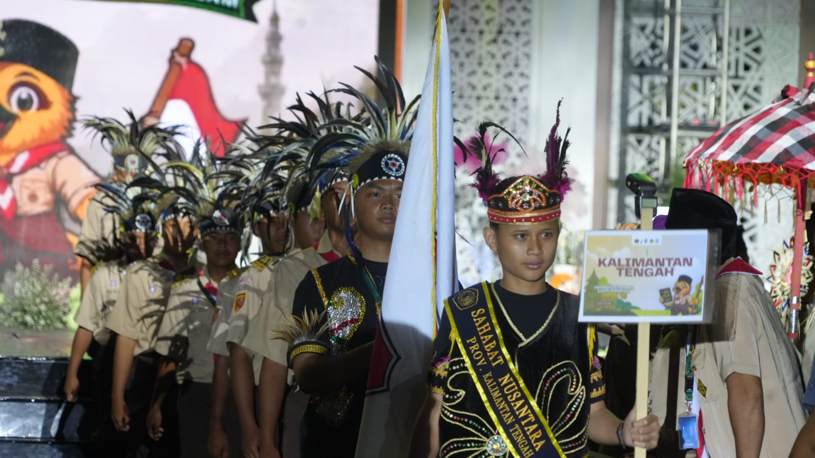 Defile Peserta Kontingen Provinsi Kalimantan Tengah.