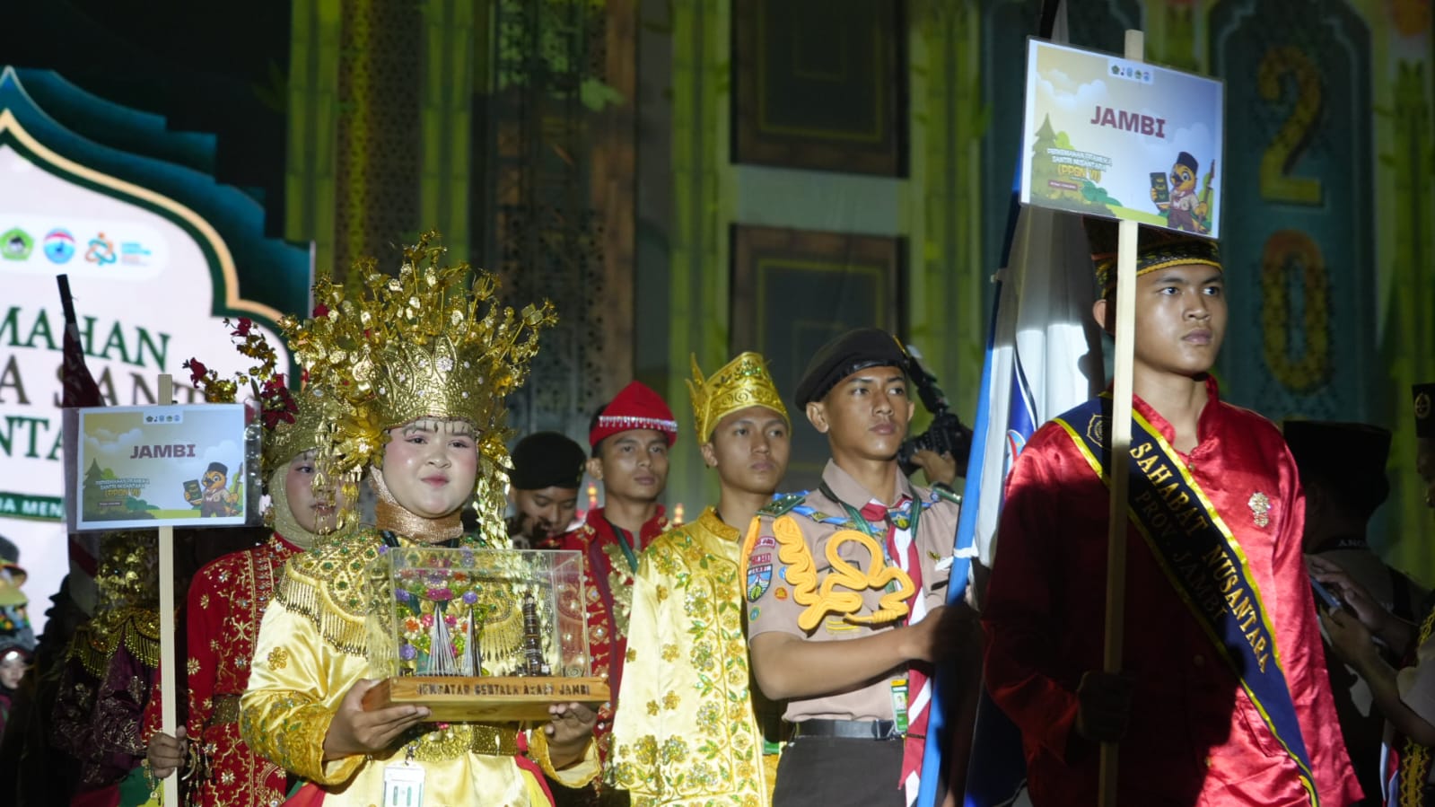 Defile Peserta Kontingen Provinsi Jambi.