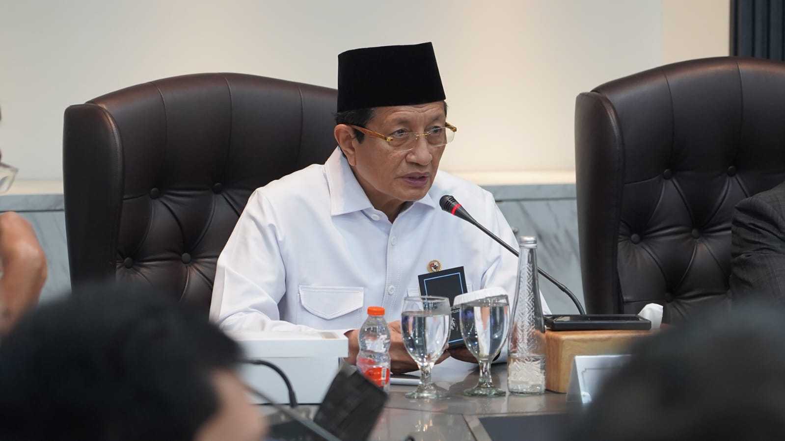 Menteri Agama Nasaruddin Umar saat memberi arahan dalam rapat rutin Kemenag, Selasa (13/10/2026).