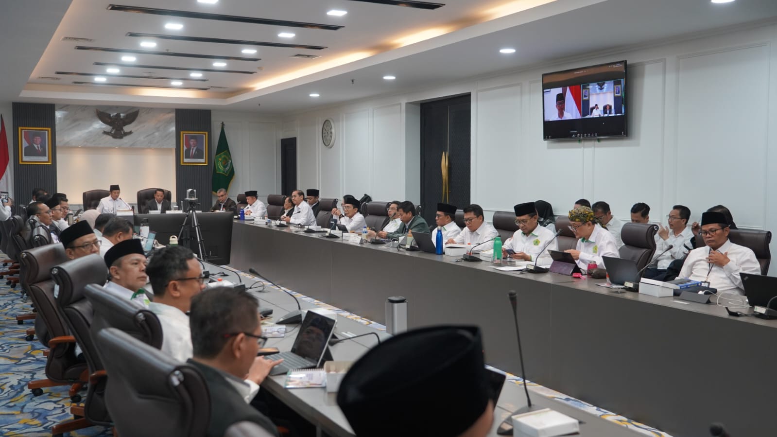Potret suasana rapat.
